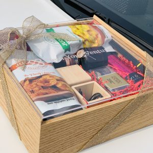 COMPANY CURATED GIFT